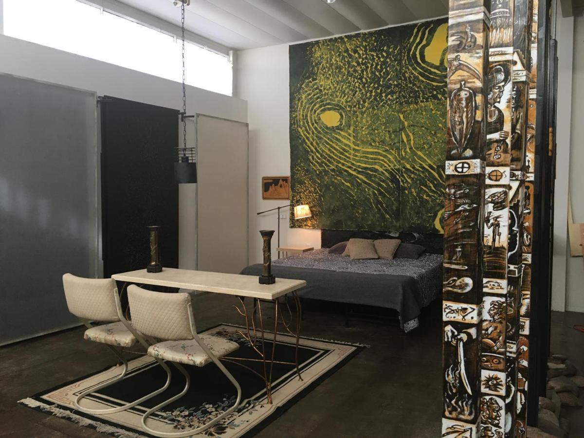 Space Castle: A 1950S Gas Station Transformed Into An Art Themed Wonderland Truth or Consequences Zewnętrze zdjęcie