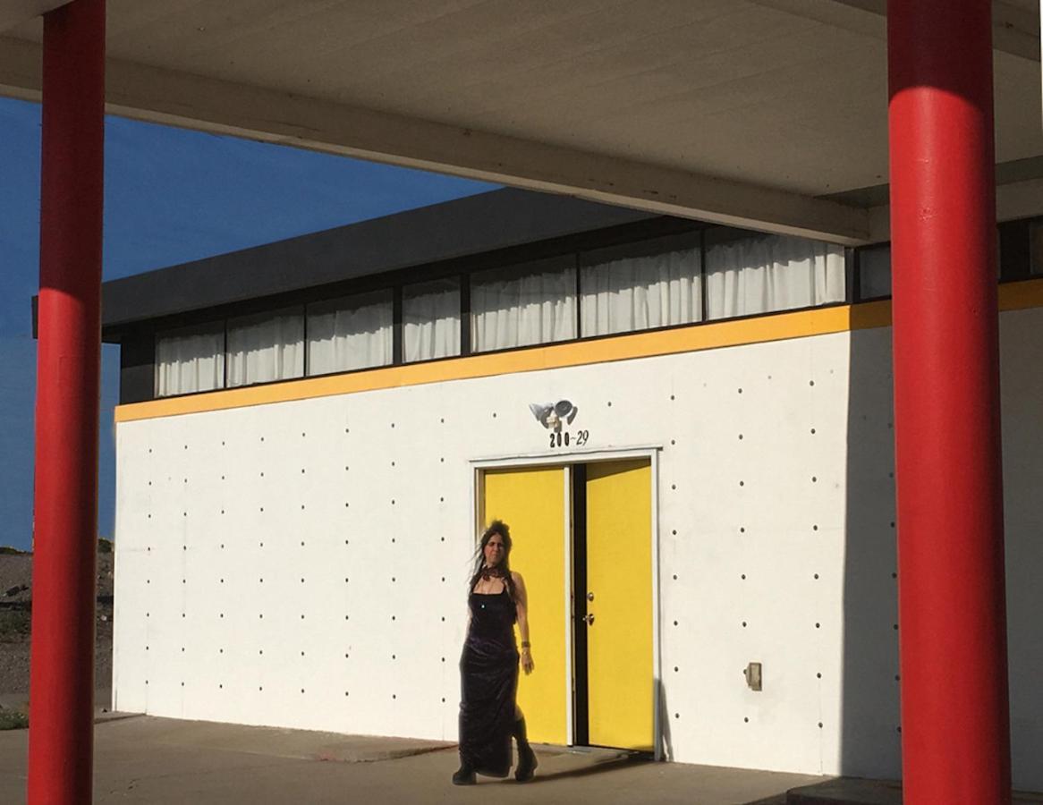 Space Castle: A 1950S Gas Station Transformed Into An Art Themed Wonderland Truth or Consequences Zewnętrze zdjęcie