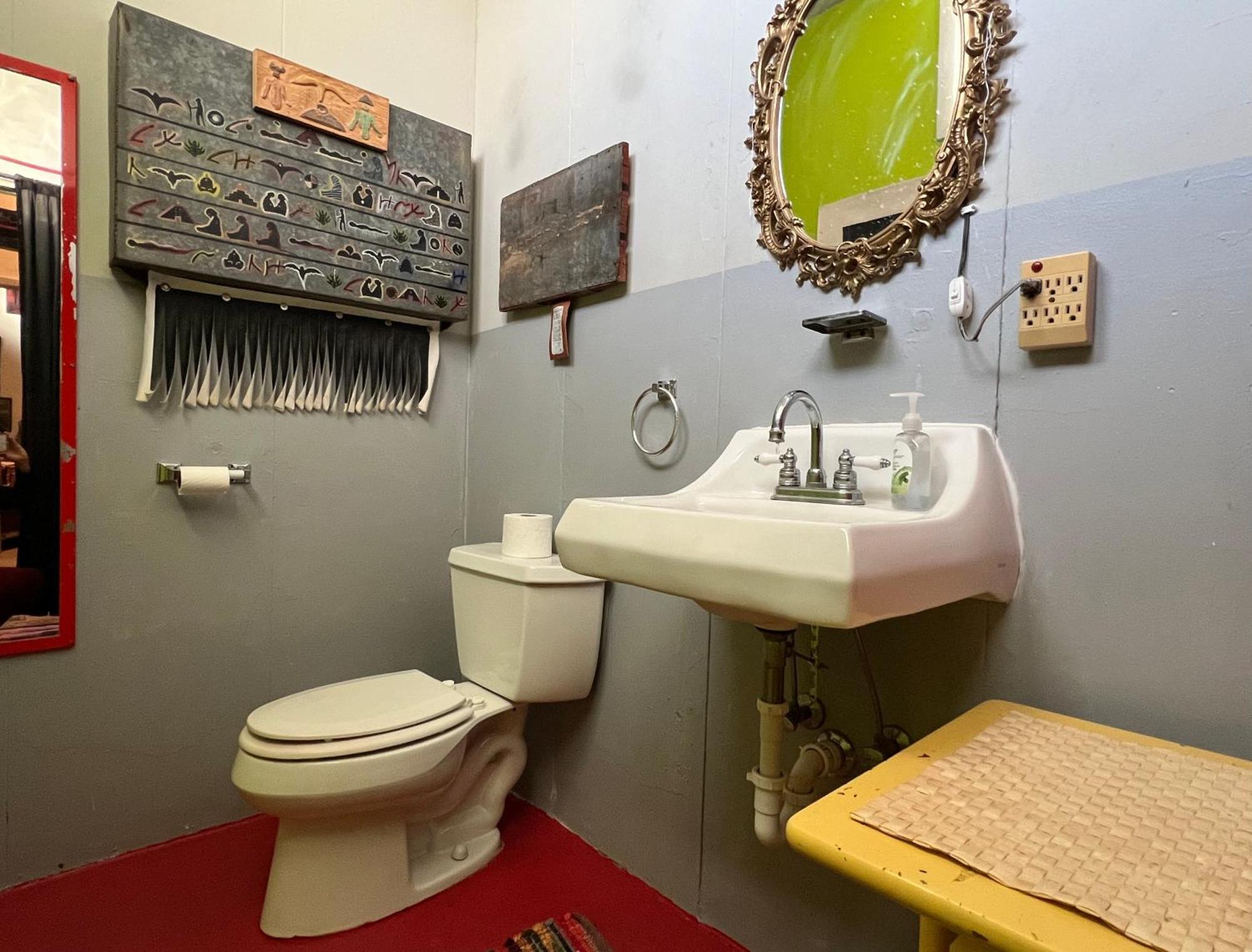 Space Castle: A 1950S Gas Station Transformed Into An Art Themed Wonderland Truth or Consequences Zewnętrze zdjęcie